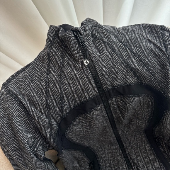 Lululemon Casual Define Jacket Size 6 Herringbone Grey and Black Almost New! - Picture 2 of 6